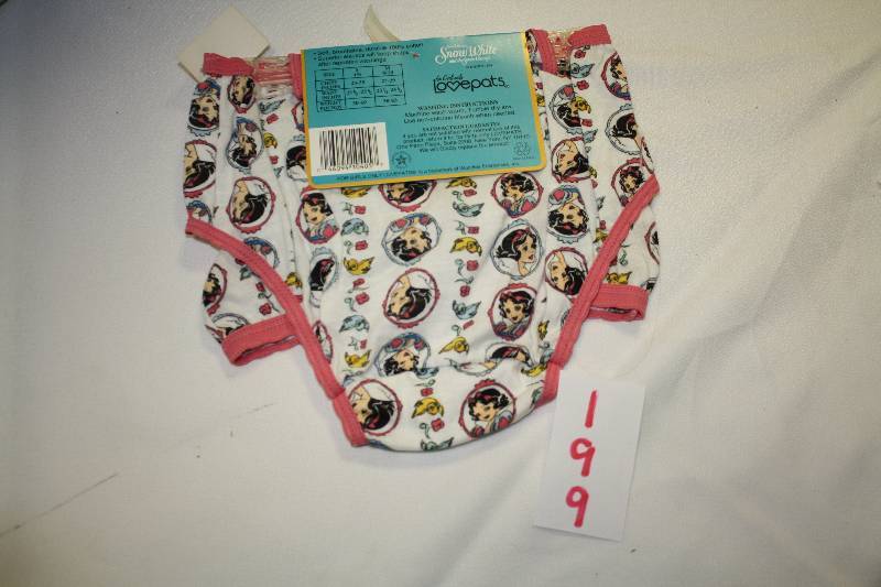 lot 199 image: Snow White 2 Piece Underwear set Size S (4-6)