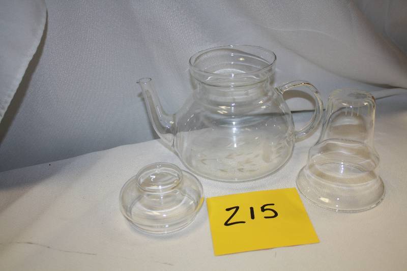 lot 215 image: Princess House Heritage Teapot with Infuser