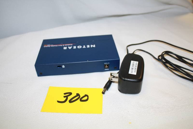 lot 300 image: NetgearProsafe 8 Port Gigabit Switch GS 108