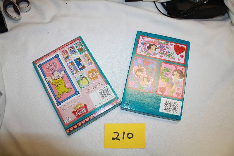 lot 210 image: Snow White and the Seven Dwarfs Valentines Two Boxes (32)(32)