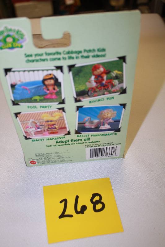 lot 268 image: Cabbage Patch Kids Beauty Makeover