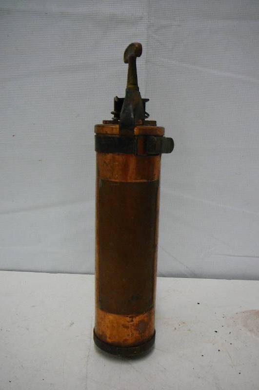 lot 8 image: Fire extinguisher