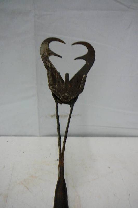 lot 15 image: Fishing Spear