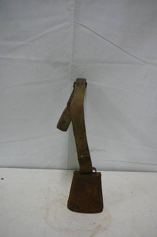 lot 21 image: Cow Bell & Collar