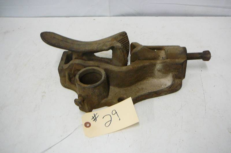 lot 29 image: Vintage Tool