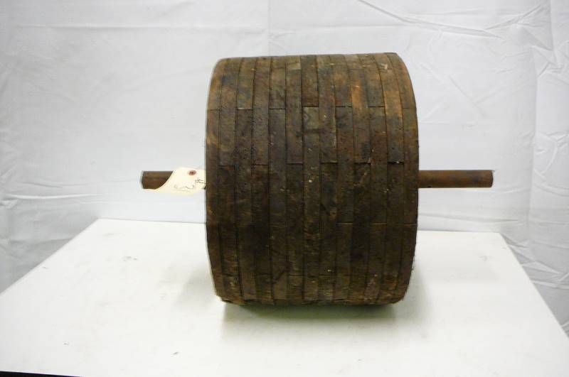 lot 31 image: Large Wooden Pullie on Shaft