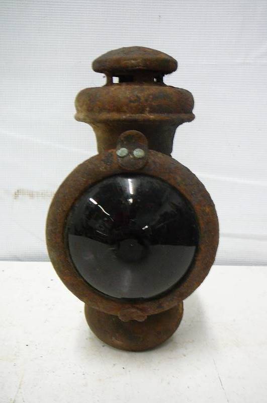 lot 37 image: Train Light oil
