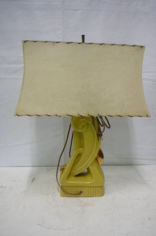 lot 43 image: Lamp & Shade