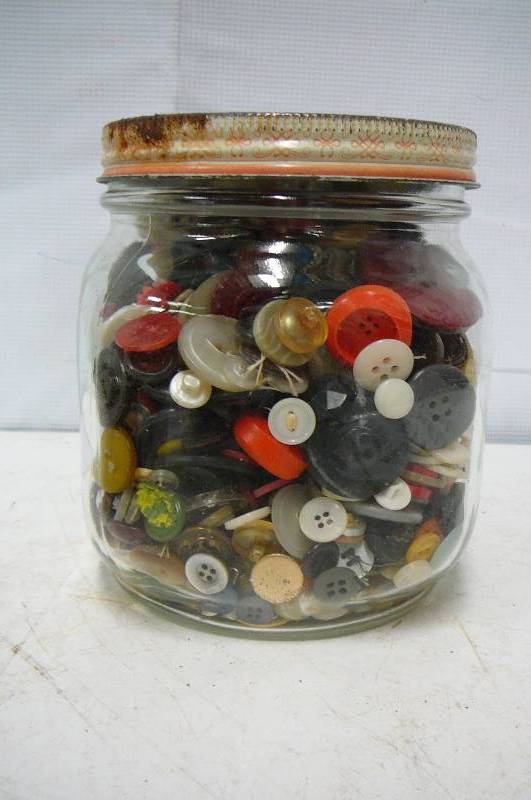 lot 66 image: Jar and Buttons