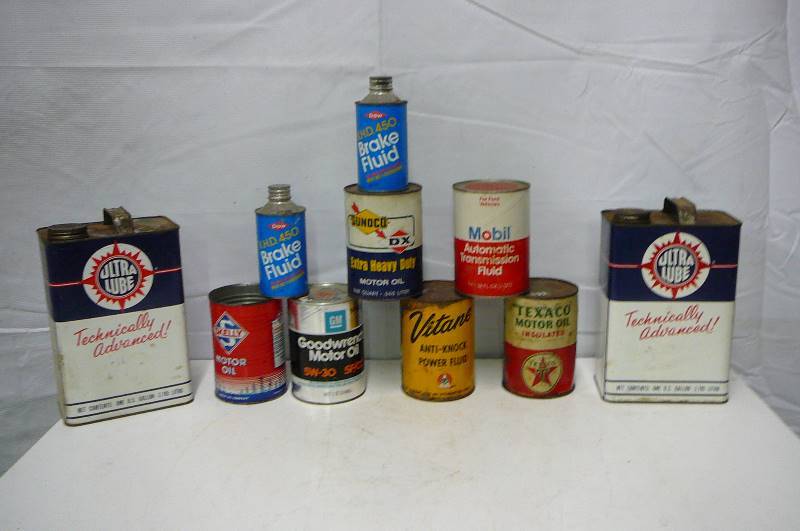 lot 67 image: Oil Cans