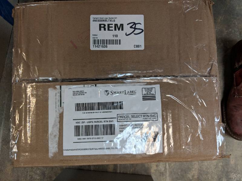 lot 35 image: Carhartt Men�s BigTall Hooded Sweatshirt - Black Tall XLG