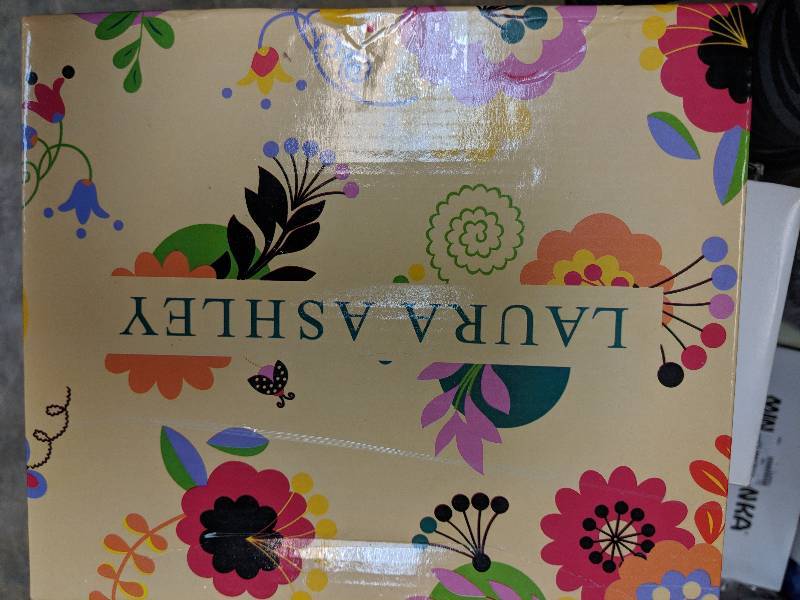 lot 41 image: Laura Ashley Girls Bow Boot - White 6