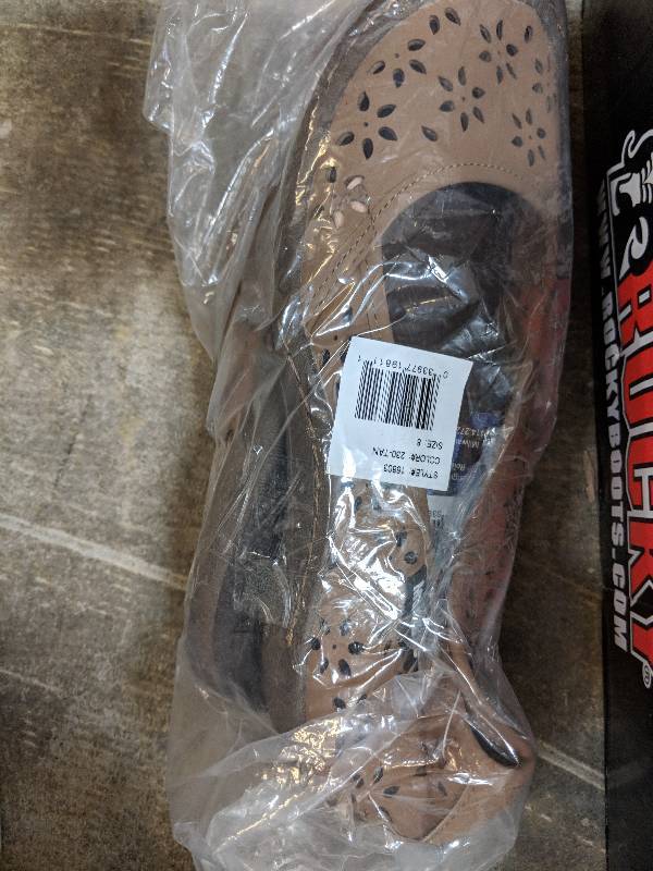 lot 74 image: Muk Luks Womens Sandy Slip-On Shoe - Brown 8