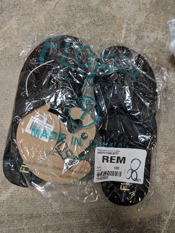 lot 80 image: Flojos Womens Colette II Sandals - Black 7