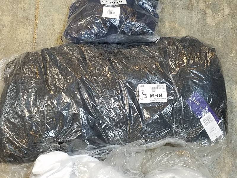 lot 143 image: Madden Girl Womens Plus Hooded Bomber Jacket - Black 1XL