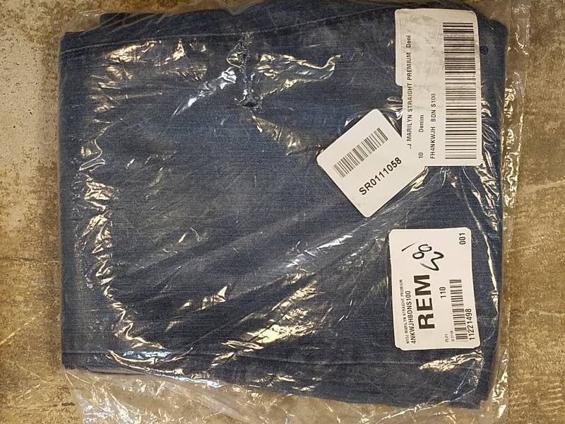 lot 183 image: NYDJ Marilyn Straight-Leg Jean Premium Denim Jean - 10