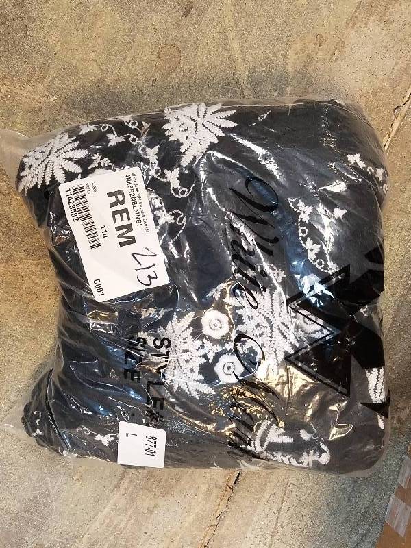 lot 213 image: White Mark Gwyneth Embroidered Dress - Black L