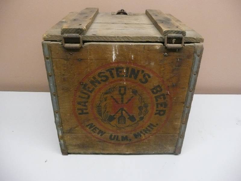 lot 8 image: VINTAGE HAUENSTEIN BEER CRATE W4 BOTTLES - VERY COOL - SEE PICTURES