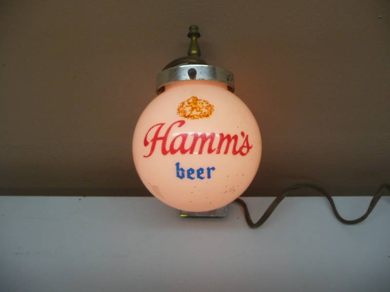 lot 11 image: VINTAGE HAMMS BEER LIGHT - GOOD WORKING CONDITION - SEE PICTURES