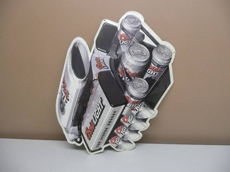 lot 16 image: COORS LIGHT TIN SIGN - NICE - SEE PICTURES