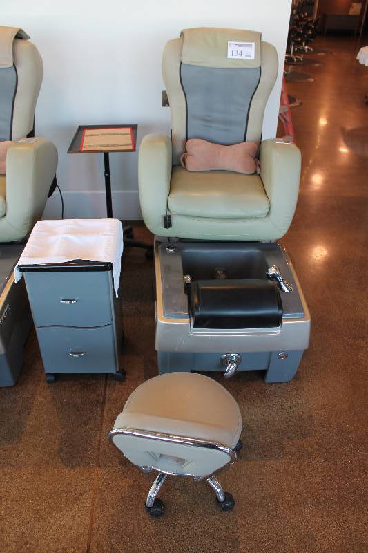lot 134 image: Whirlpool SpaJoy Pedicure Spa Station w Chair, 2-Tables
