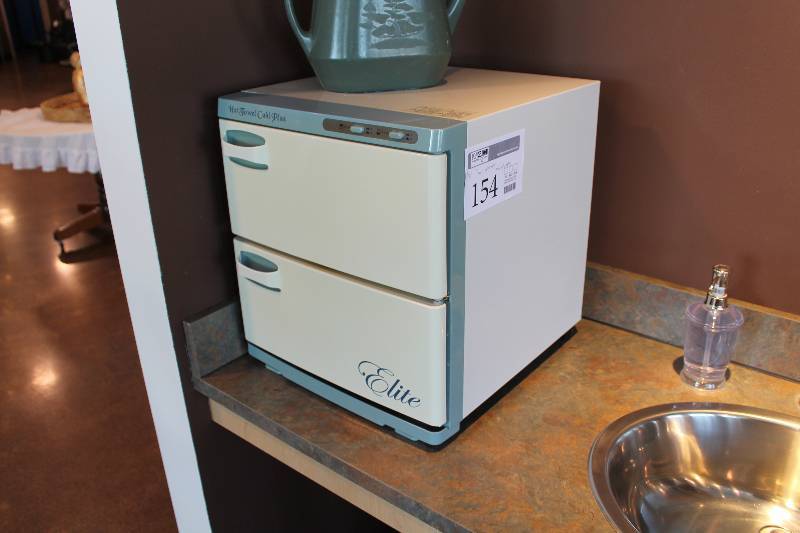 lot 154 image: Elite 32L Towel Warmer