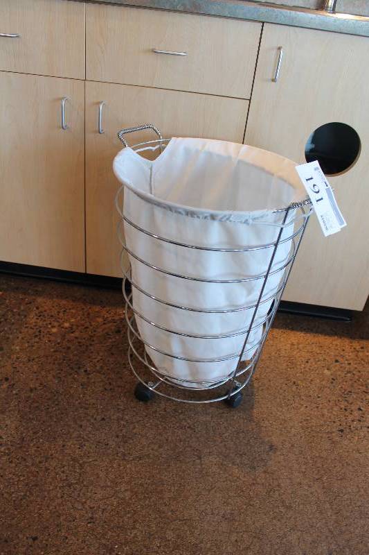 lot 191 image: Clothes Hamper