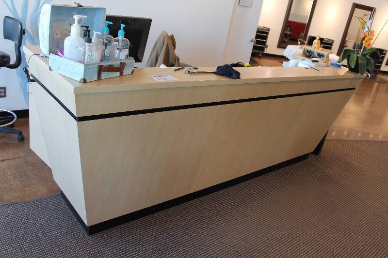 lot 166 image: Commercial Lobby Desk w 2-Chairs