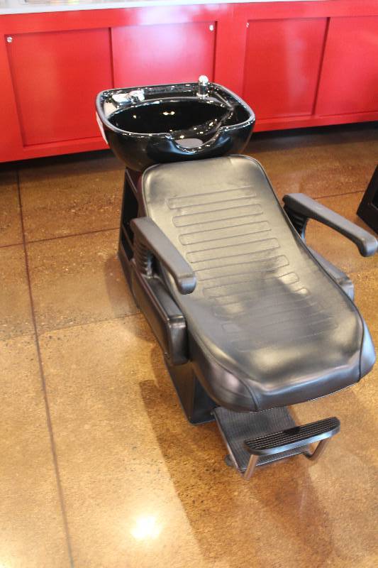 lot 123 image: ikonna Hair Washing Station