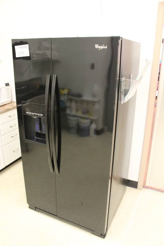 lot 133 image: Whirpool Refrigerator Freezer