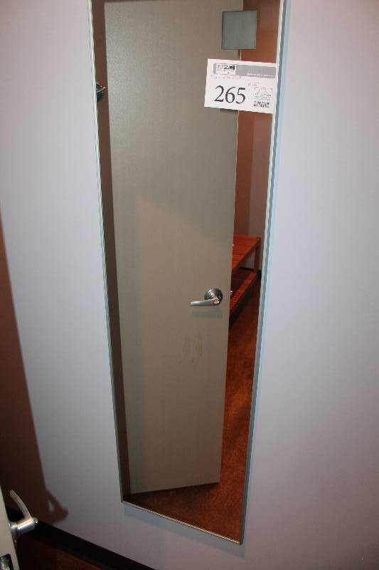 lot 265 image: Wall Mirror w Clock