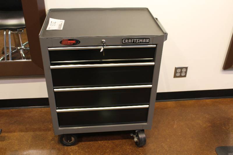 lot 213 image: Craftsman 4-Drawer Locking Rolling Tool Chest w Key