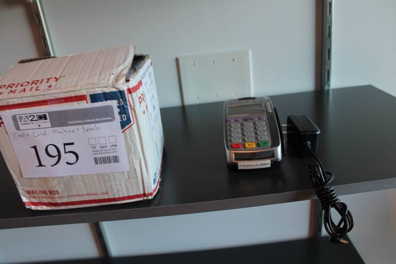 lot 195 image: Verifone VX520 Credit Card POS Machine, Paper Spools