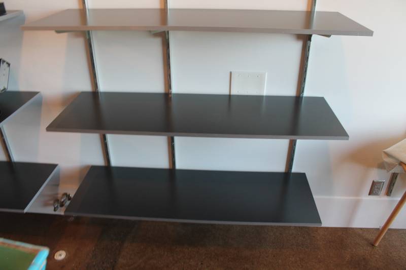 lot 275 image: 3-Shelf System