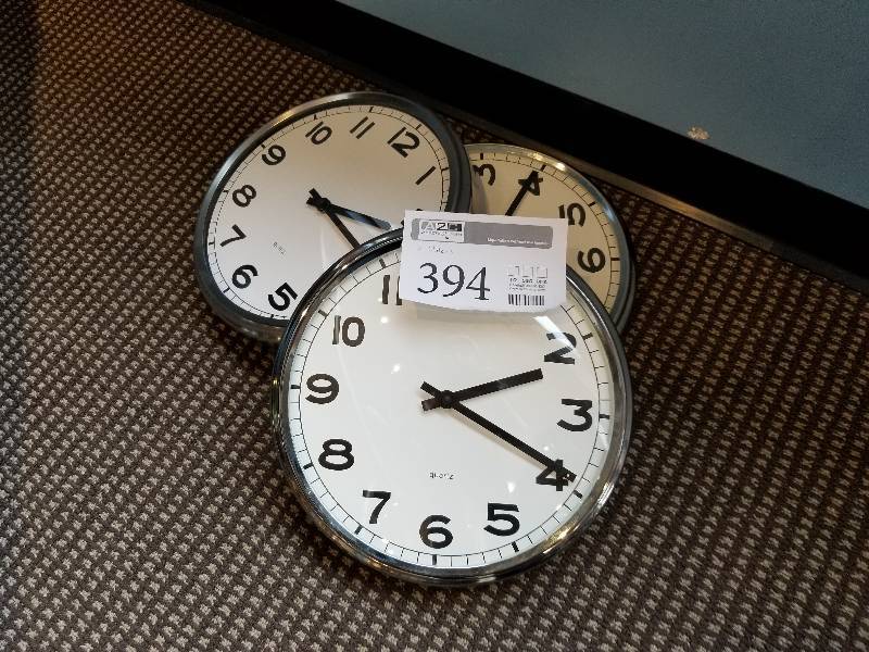 lot 394 image: Lot of (3) Wall Clocks