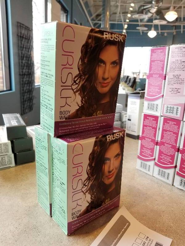 lot 362 image: Lot of (3) Rusk Curlsilk Body Wave