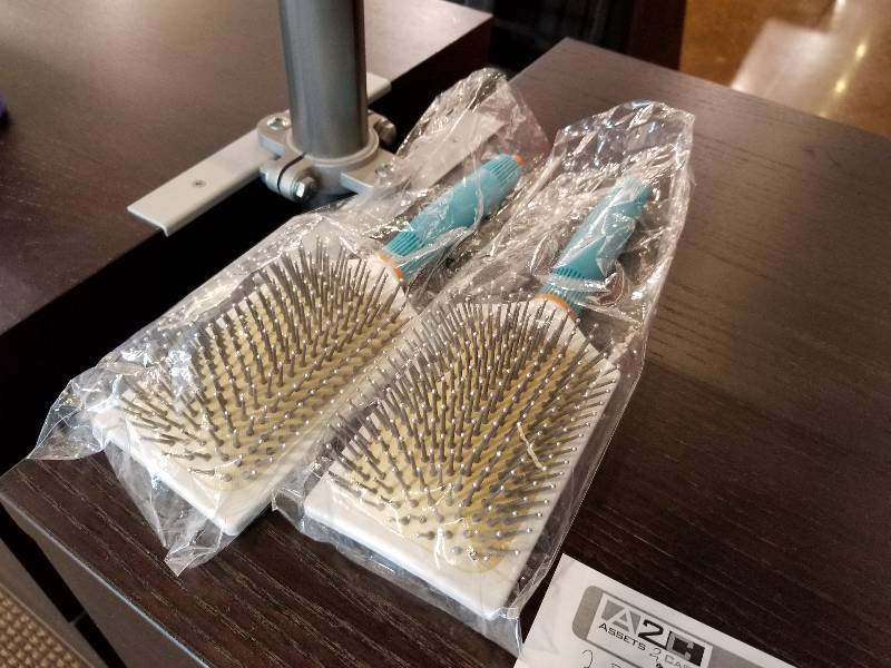 lot 399 image: Lot of (2) Morrocon Oil Ionic Ceramic Thermal Brushes