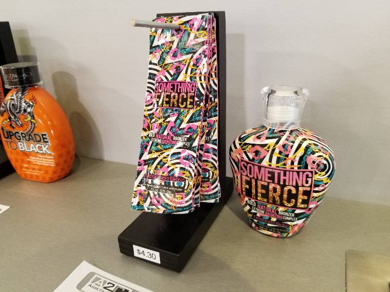 lot 299 image: Something Fierce Natural Bronzer Designer Skin w Display