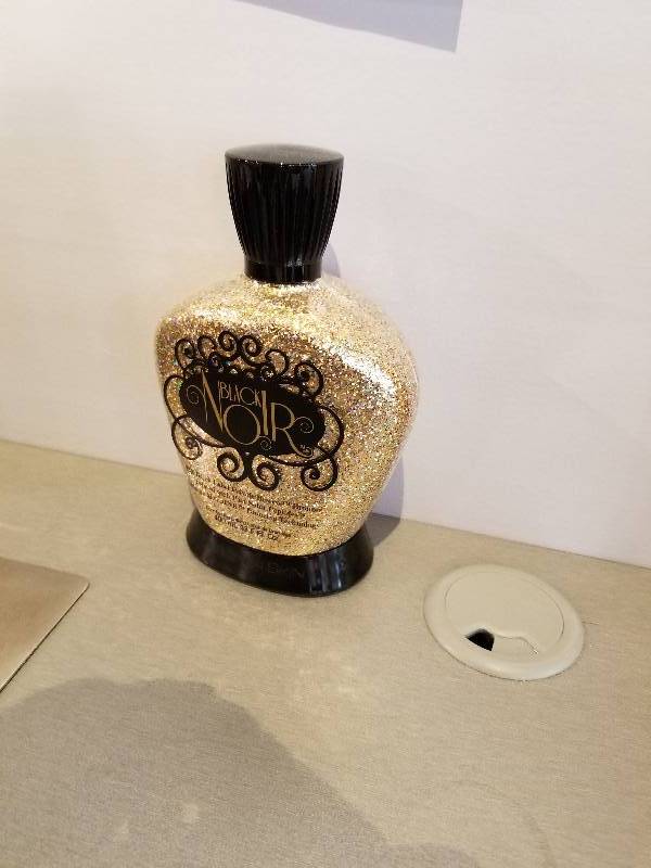 lot 301 image: Black Noir