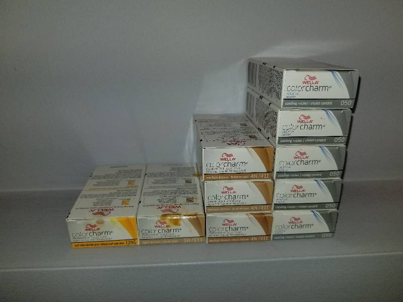 lot 343 image: Lot of (10) Wella ColorCharm - 12NG, 5N, 4N, 050