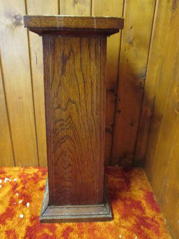 lot 32 image: Vintage Oak Plant Stand