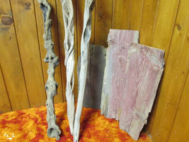 lot 40 image: Diamond Willow & Barn Wood