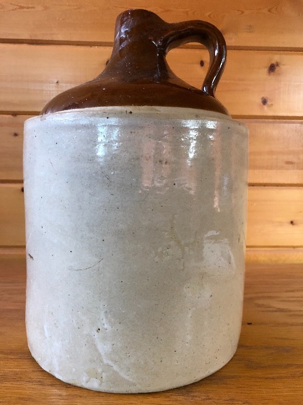 lot 28 image: 2 Gallon Sholder Crock