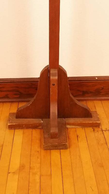 lot 16 image: Wood Hall Stand  Coat Hat Rack  Hall Tree