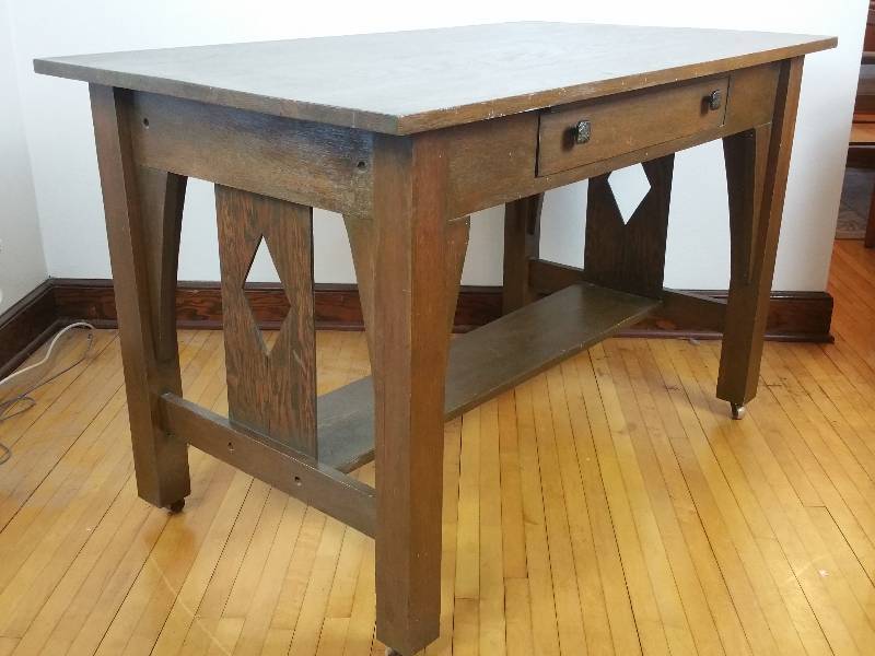 lot 6 image: Antique Mission  Arts and Crafts Era Oak Library Table