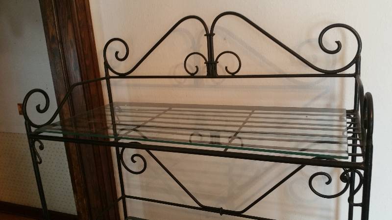 lot 19C image: Medium Metal & Glass Plant Rack  Bakers Rack