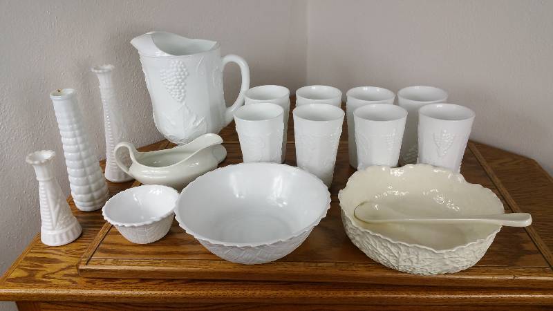 lot 80 image: Indiana Glass Co Harvest Grape in Milk Glass  Other Milk Glass