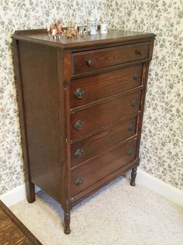 lot 6A image: Antique Oak 5 Drawer Dresser