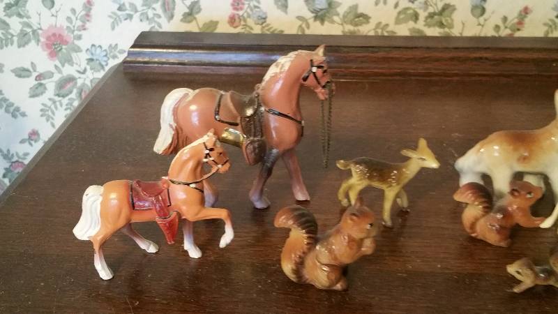 lot 101 image: Porcelain Animals