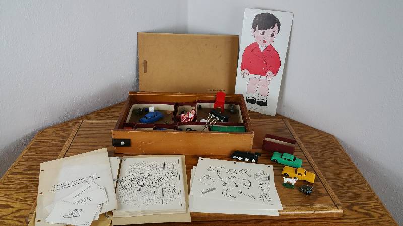 lot 87 image: Vintage Psychology Chidrens IQ Testing Kit
